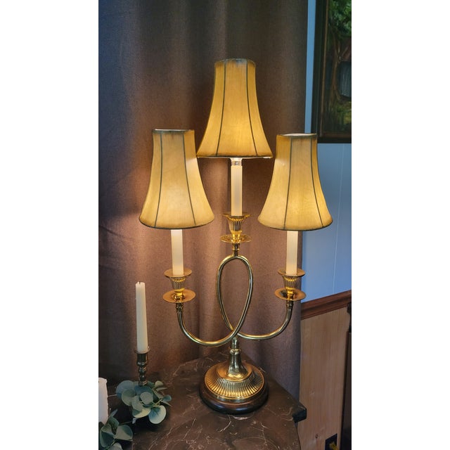 Metal Frederick Cooper Chicago Solid Brass Table Lamp | Vintage Traditional Estate Style | Ralph Lauren Inspired For Sale - Image 7 of 8