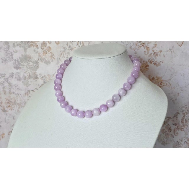 Early 21st Century Lavender Chatoyant Kunzite Necklace With Vintage Crystal Clasp For Sale - Image 5 of 10