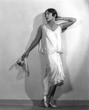 1930 Gloria Swanson in Satin Dress (16x20 Canvas)