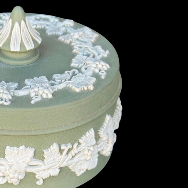 Wedgwood Vintage Wedgwood Sage Green Jasperware Neoclassical Lidded Box With Grapevine Relief, Marked For Sale - Image 4 of 8