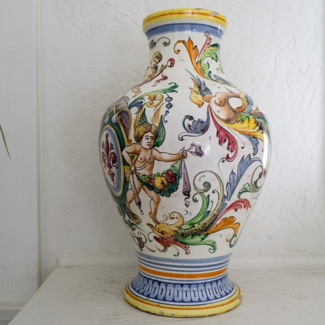 Italian Majolica Vase With Grotesque Raphaellesco Renaissance Chimeras For Sale - Image 9 of 15