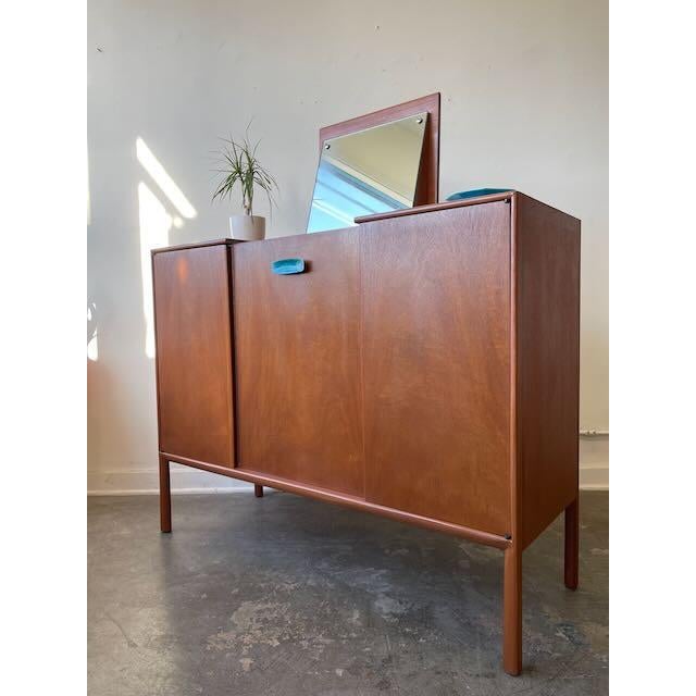 Mount Airy Furniture Company Vintage Mt. Airy Dresser by Ray Sobota, Attributed For Sale - Image 4 of 16
