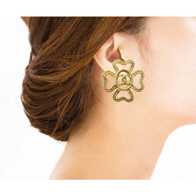 Contemporary 1990s Chanel Vintage Gold Plated CC Rope Cross Large Clip on Earrings, A Pair For Sale - Image 3 of 6