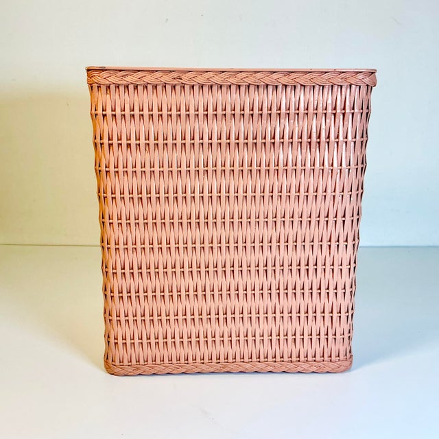 Mid 20th Century Mid-Century Boho Chic Coastal Peach Colored Wicker Wastebasket For Sale - Image 5 of 13