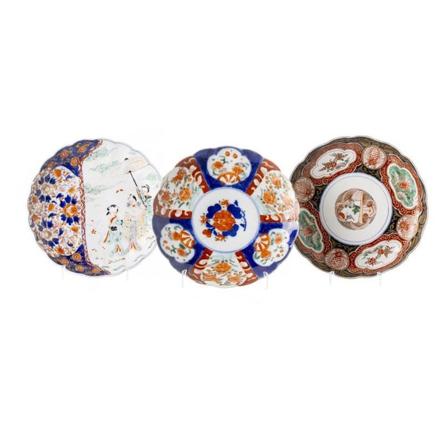 Japanese Porcelain Plates with Scalloped Rim, Set of 3 For Sale - Image 6 of 6