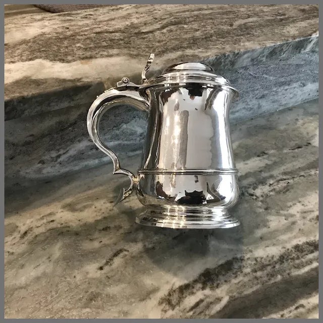 Early 18th Century English Sterling Silver Tankard For Sale In Mobile - Image 6 of 7