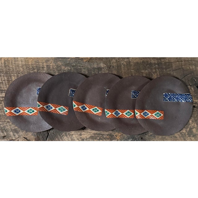 Japanese Vintage Japanese Modernist Set of 5 Inlaid Stoneware Plates by Nakamura Baizan (1907-1997) For Sale - Image 3 of 8