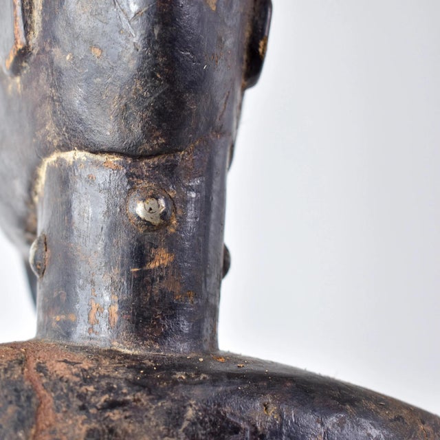 Early 20th Century Anyi Attye Standing Male Figure Côte d'Ivoire For Sale - Image 13 of 17