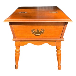 1950s Heywood-Wakefield Dough Box Side Table | Vintage Maple Flip-Top End Table For Sale