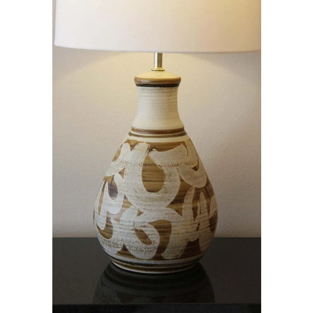 Mid-Century Modern 1970s Stoneware Lamp by Wishon-Harrell For Sale - Image 3 of 9
