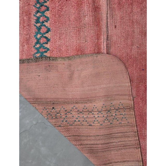 1970s Faded Pink Moroccan Rug - 11 X 5.5 Ft For Sale - Image 5 of 7