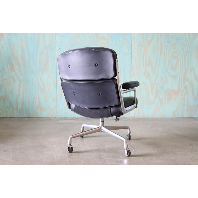 1980s Charles Eames for Herman Miller Timelife Chair Aluminum Black Leather For Sale - Image 6 of 9