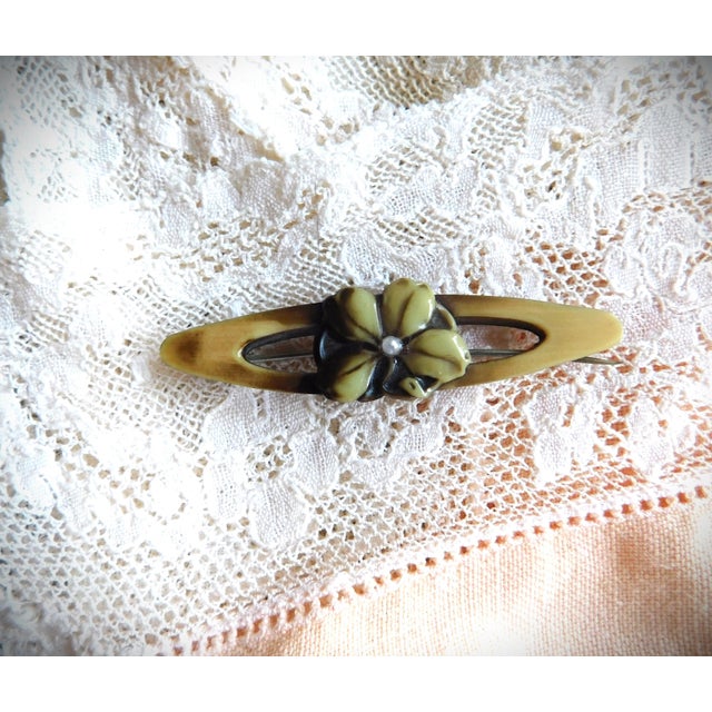 Art Deco Tan and Brown Celluloid Seed Pearl Flower Brooch Bar Pin For Sale - Image 10 of 11