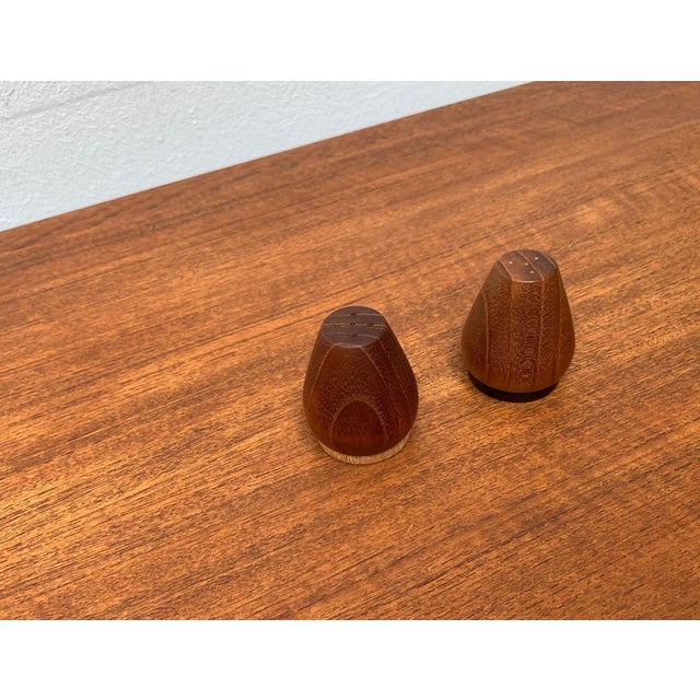 Mid-Century Danish Teak Pepper and Salt Shaker, 1960s, Set of 2 For Sale - Image 4 of 17