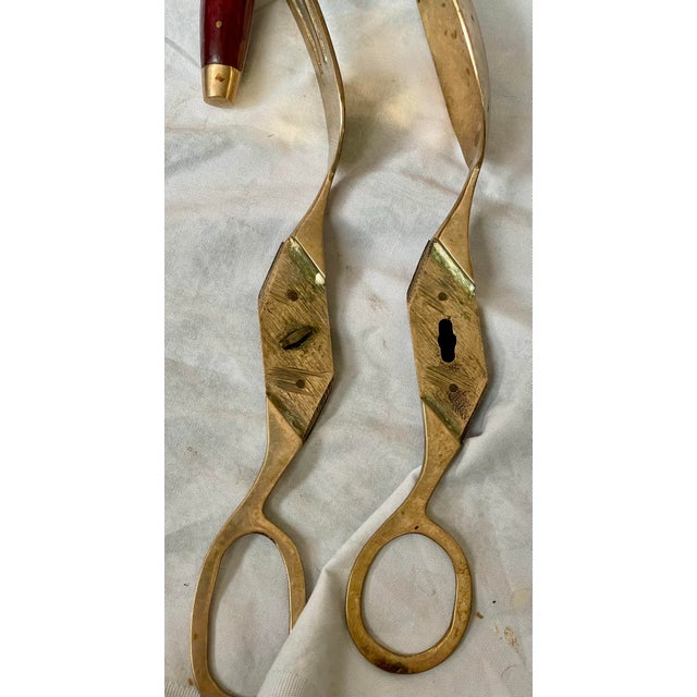 Mid 20th Century Rosewood & Brass Flatware 5 Serving Pieces Tongs Pie Bonbon Spoon Cheese Knife For Sale - Image 12 of 12