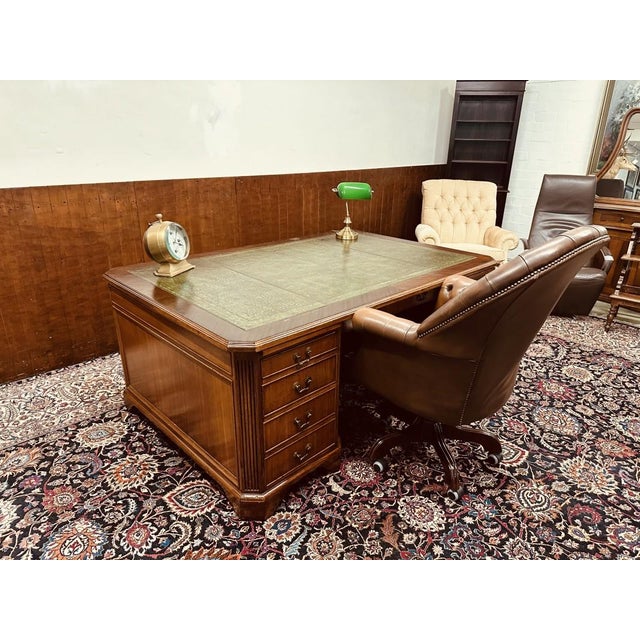 American Desk with Back Panel, in Good conditions. Designed 1920 to 1949