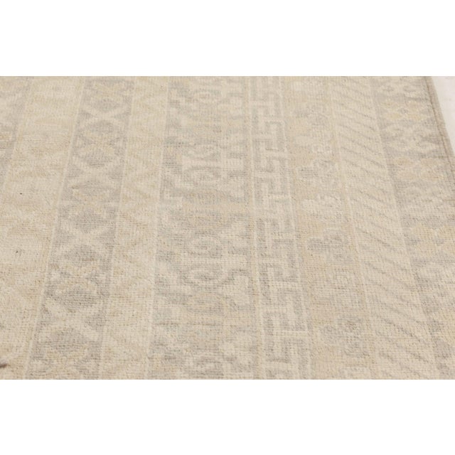 Early 21st Century Contemporary Grey and Beige Samarkand Style Rug by Doris Leslie Blau For Sale - Image 5 of 7