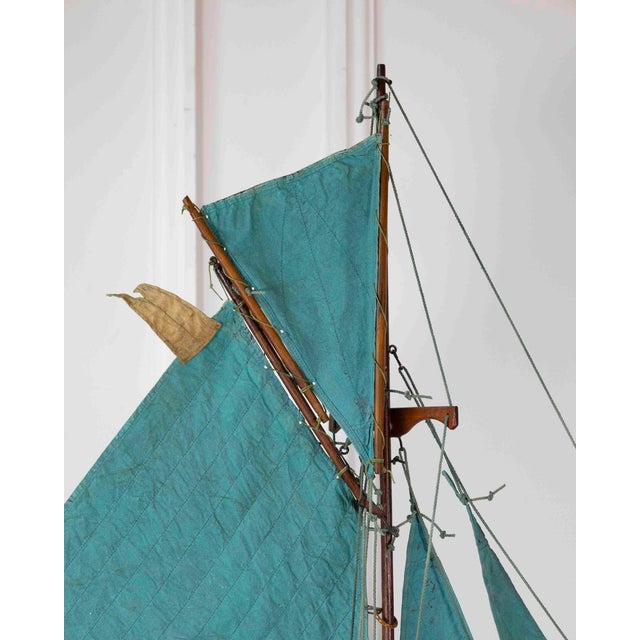 English 20th Century 'Kangaroo' Carved Wood Gaff Cutter Pond Yacht For Sale In Atlanta - Image 6 of 13