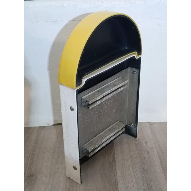 Metal Kilometer Marker on French Road, 1990s For Sale - Image 7 of 9