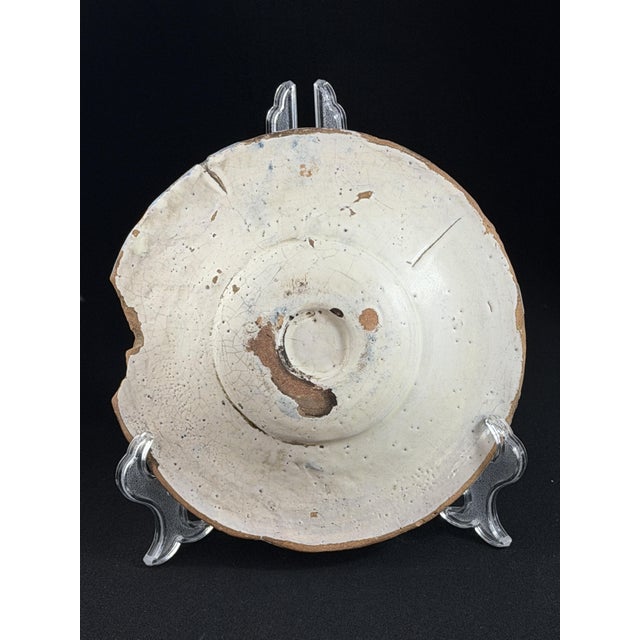 Catalan Blue and White Plate with Female Figure, Spain, 1620-1700 For Sale - Image 8 of 10