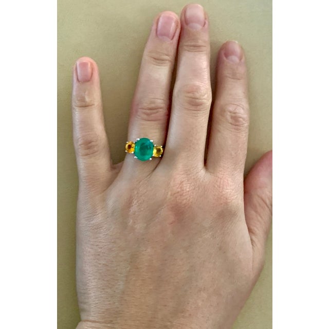 3 Carat Oval Cut Colombian Emerald and Yellow Sapphire 18 Karat Gold Ring For Sale - Image 10 of 18