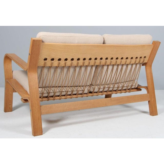 Wood Vintage Two-Seater Sofa in Oak by Hans J. Wegner for Getama, 1970s For Sale - Image 7 of 9