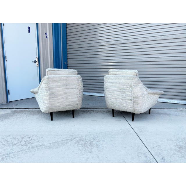 1970s Mid Century White Curved Lounge Chairs For Sale In Los Angeles - Image 6 of 13