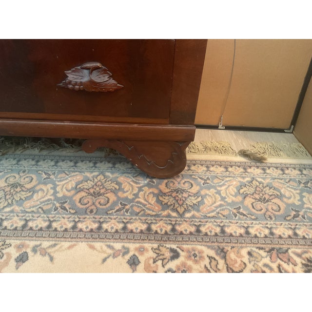 1840s Hardwood Chest of Drawers. American Empire Period. S-Shaped Scroll Pillars. Handcarved Fruit and Leaf Wooden Pulls. For Sale - Image 12 of 15