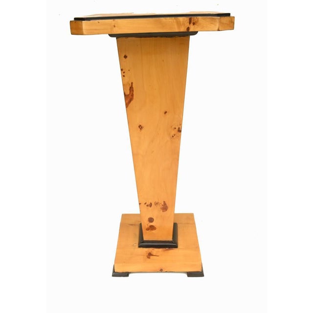 Art Deco Pedestal Tables in Bird's Eye Maple, 1930s, Set of 2 For Sale - Image 4 of 7