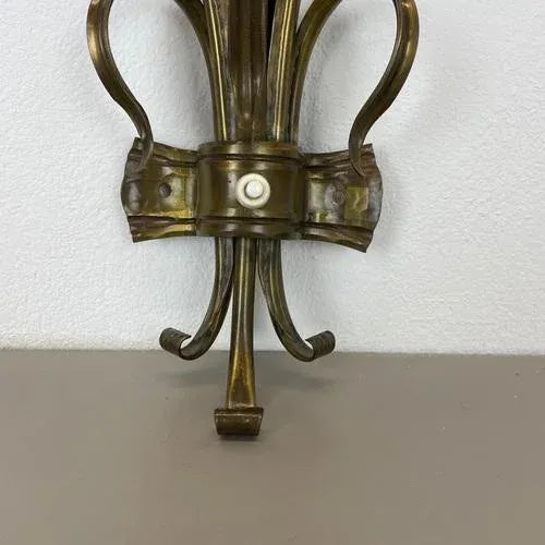 Metal Italian Flower Theatre Wall Light in the style of Gio Ponti, 1970s For Sale - Image 7 of 18