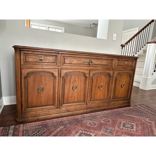 Henredon Mid-Century Henredon Provincial Sideboard Buffet - Timeless Elegance & Versatile Style For Sale - Image 4 of 11