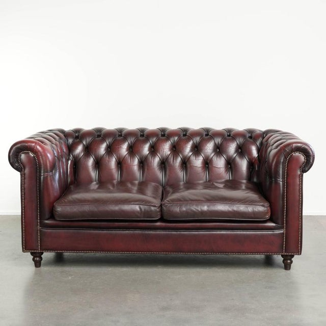 Cowhide Chesterfield 2.5-Seater Sofa in Oxblood Red For Sale - Image 14 of 14