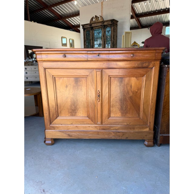 Wood 19th Century French Louis Philippe Solid Walnut Sideboard / Buffet For Sale - Image 7 of 12