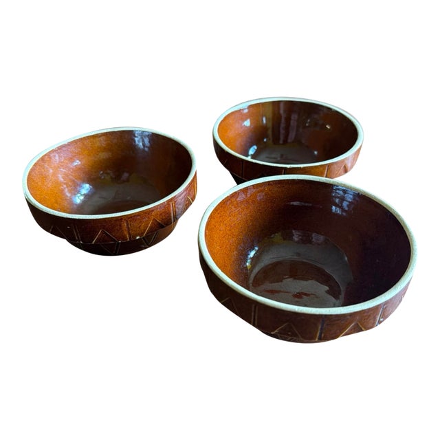 A Vintage Set of 3 Watt Pottery Small Mixing Bowls, Circa 1920s For Sale