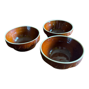 A Vintage Set of 3 Watt Pottery Small Mixing Bowls, Circa 1920s
