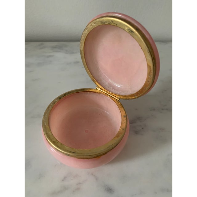 Italian Vintage Italian Handcrafted Alabaster Box For Sale - Image 3 of 6