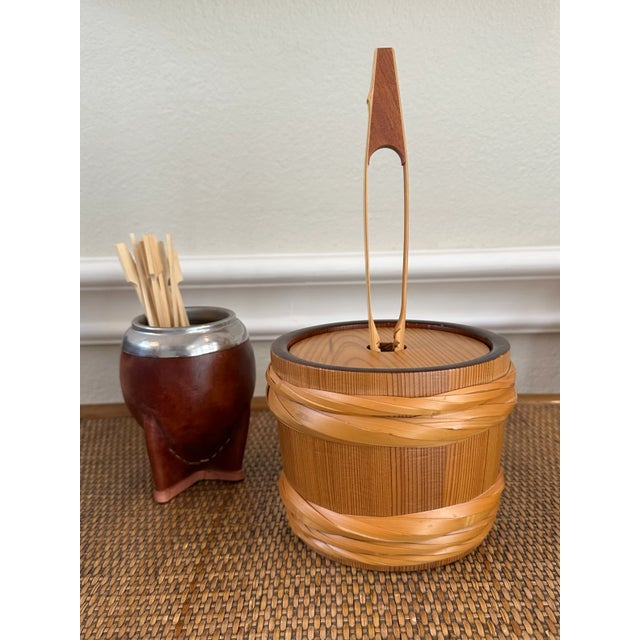 Vintage Mid-Century Rattan, Bamboo & Pine Ice, Nut or Candy Bucket With Tongs-Made in Japan For Sale - Image 18 of 18