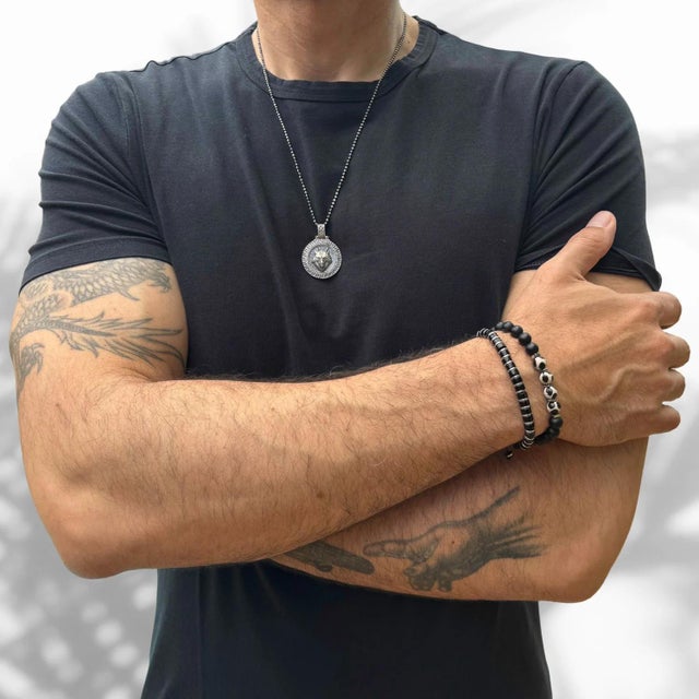 Black & White Tibetan Agate Beaded Bracelet For Sale - Image 4 of 7