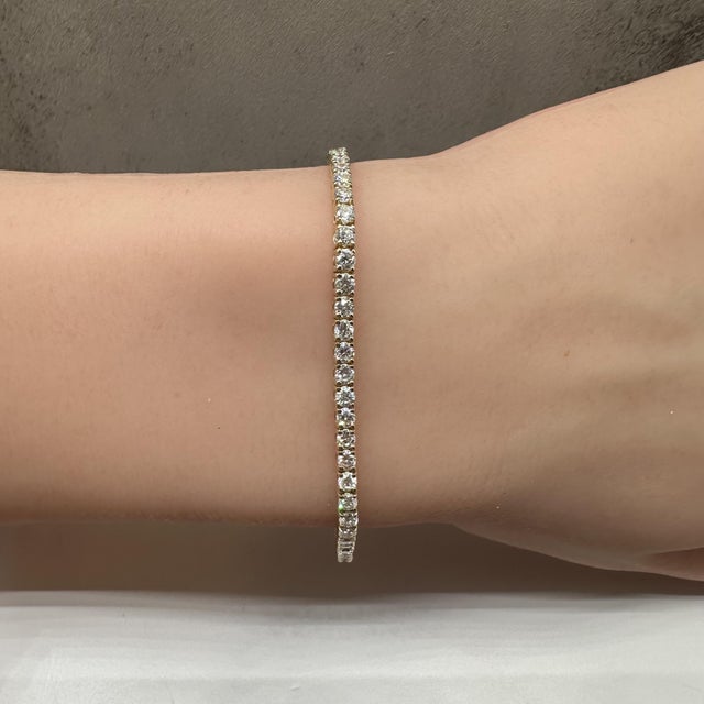 Natural Diamond Tennis Bracelet in 14kt Yellow Gold – 3.5ctw, 7in, New For Sale - Image 4 of 4