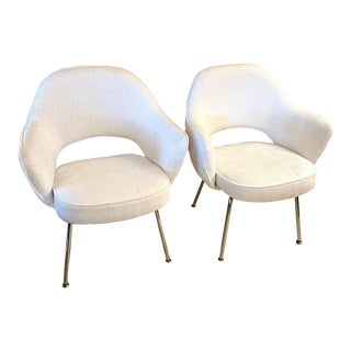 1970s Saarinen for Knoll Executive Armchairs in Ivory Boucle- a Pair For Sale