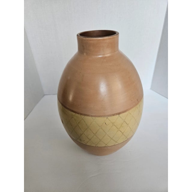Shabby Chic Chulucanas Art Pottery Vase by Jose Sosa, Made in Peru Dated 2002 For Sale - Image 3 of 7