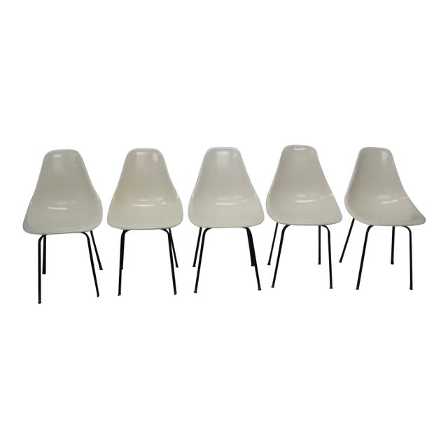 Herman Miller Midcentury White Bucket Chairs - Set of 5 For Sale