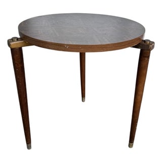 1960s Vintage Mid Century Laminate Top Round Side Accent Table For Sale