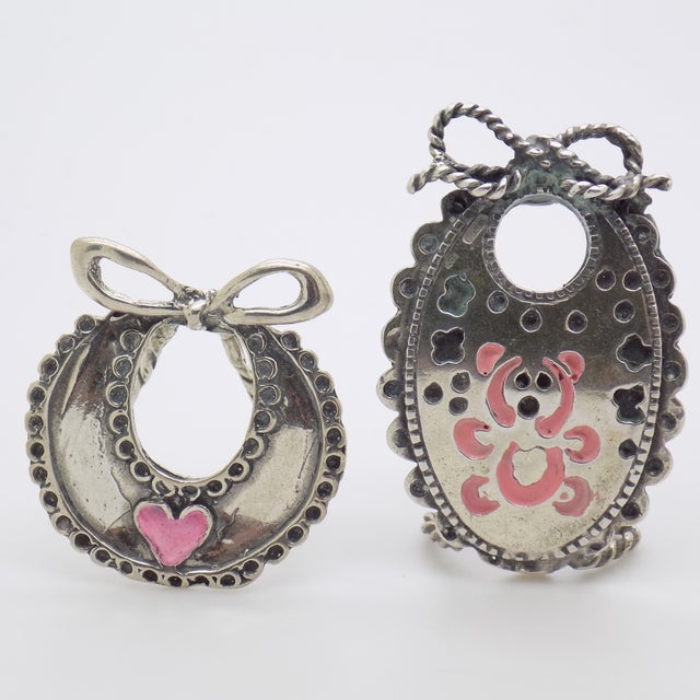 Italian Vintage Italian Silver Baby Bibs Figurines Pair 800 Newborn Miniatures Arezzo Collectible 1980s For Sale - Image 3 of 8