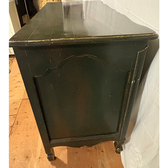 Late 20th Century Commode in the Style of a Louis XV Lyonnaise Commode For Sale - Image 13 of 17