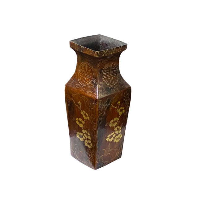 2010s Chinoiseries Golden Graphic Brown Lacquer Square Vase Jar Shape Display For Sale - Image 5 of 6