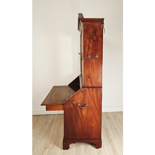 Brown George III Secretary Bookcase, England, 18th Century For Sale - Image 8 of 9