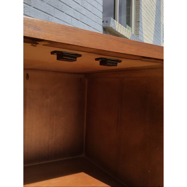 Mid-Century Modern Walnut Square Side Table by Lane Furniture, 1965 For Sale - Image 9 of 12