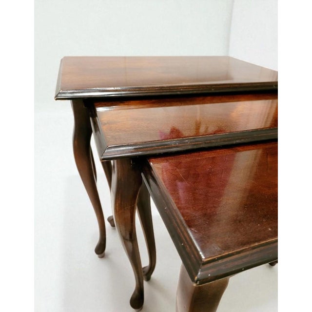 1950s Mid-Century Nesting Tables in Walnut, France, 1950s, Set of 3 For Sale - Image 5 of 11