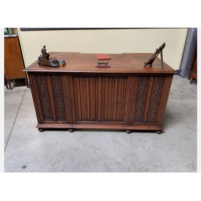 Age: circa 1880 Wood type: solid oak Condition: very good, meticulously maintained, and ready-to-use original condition...